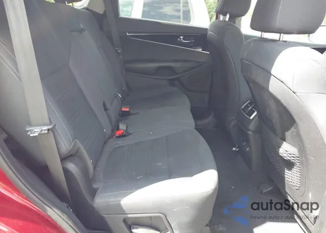 2019 Kia Sorento 3.3L S z USA, uszkodzony, nr VIN 5XYPGDA59KG582687